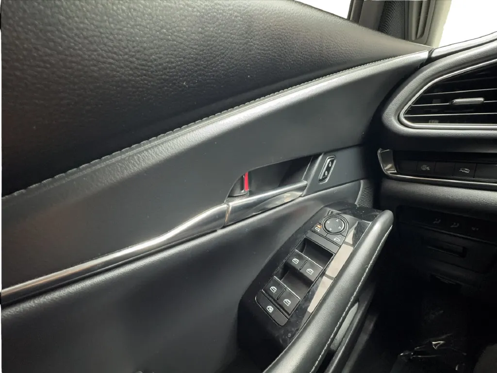 Mazda CX-30 photo 49