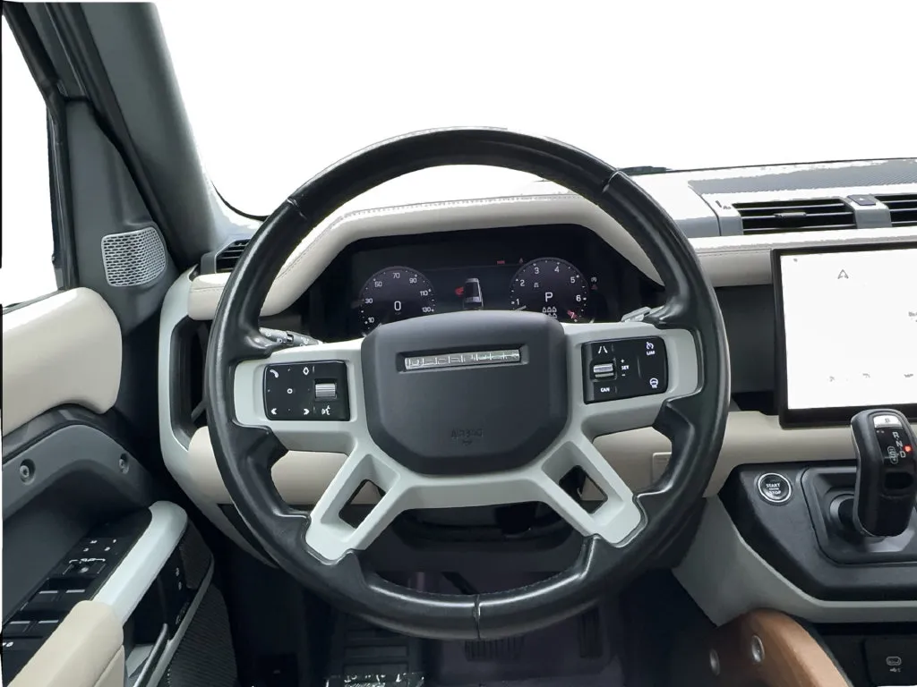 Land Rover Defender photo 43
