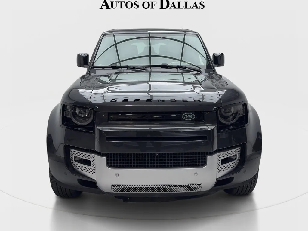Land Rover Defender photo 4