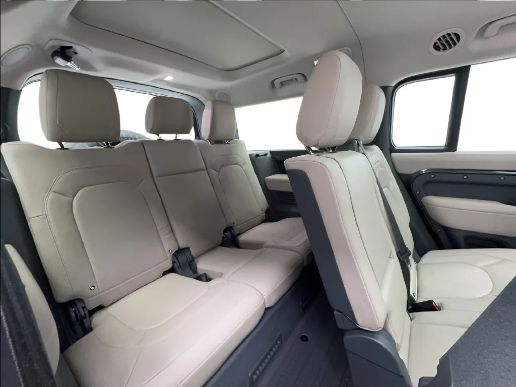Land Rover Defender photo 34