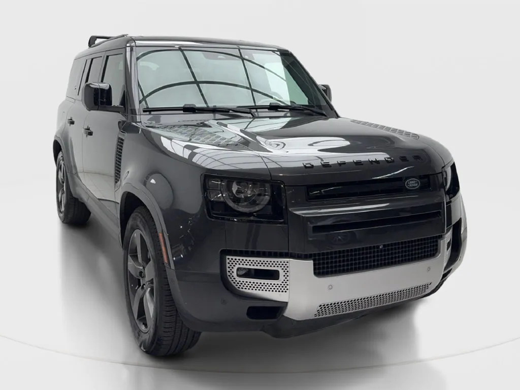 Land Rover Defender photo 3