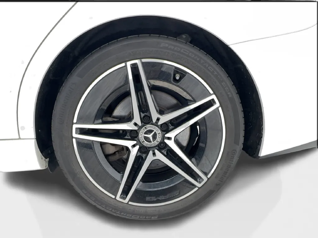 Mercedes-Benz C-Class photo 11