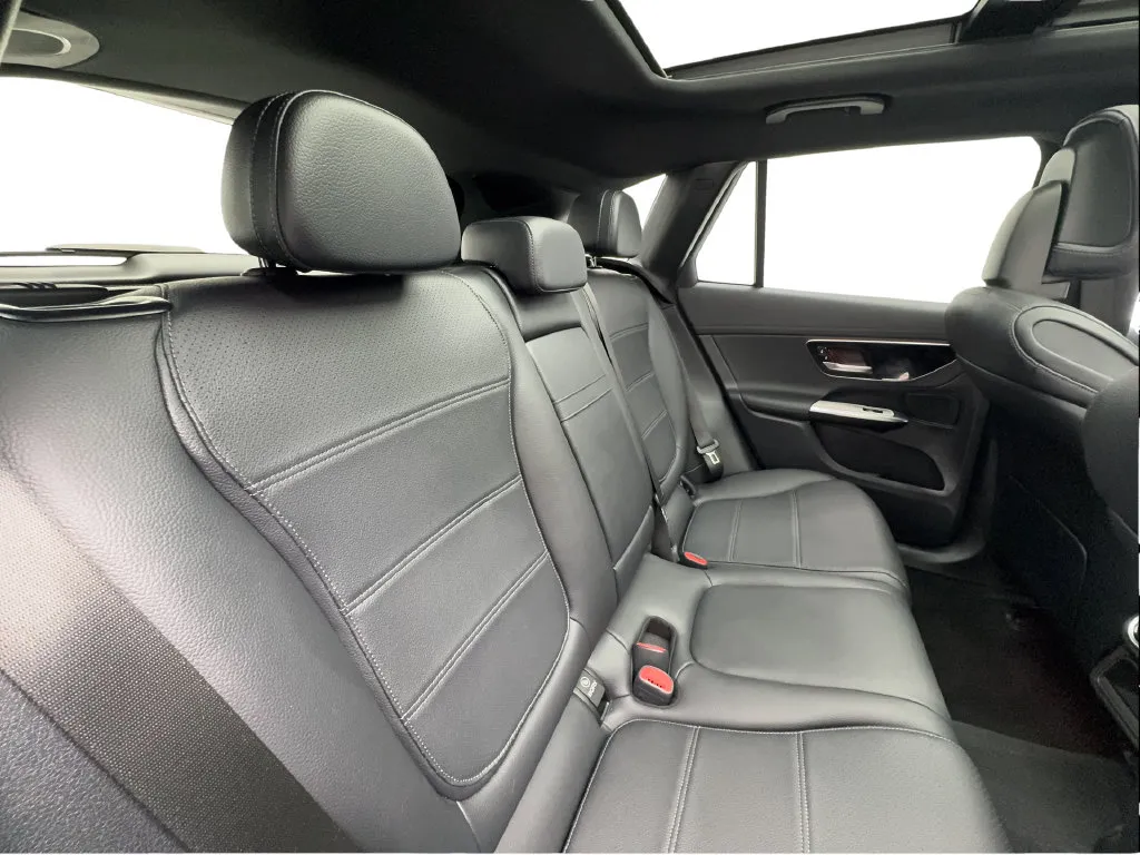 Mercedes-Benz GLC photo 28