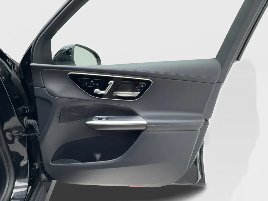 Mercedes-Benz GLC photo 34