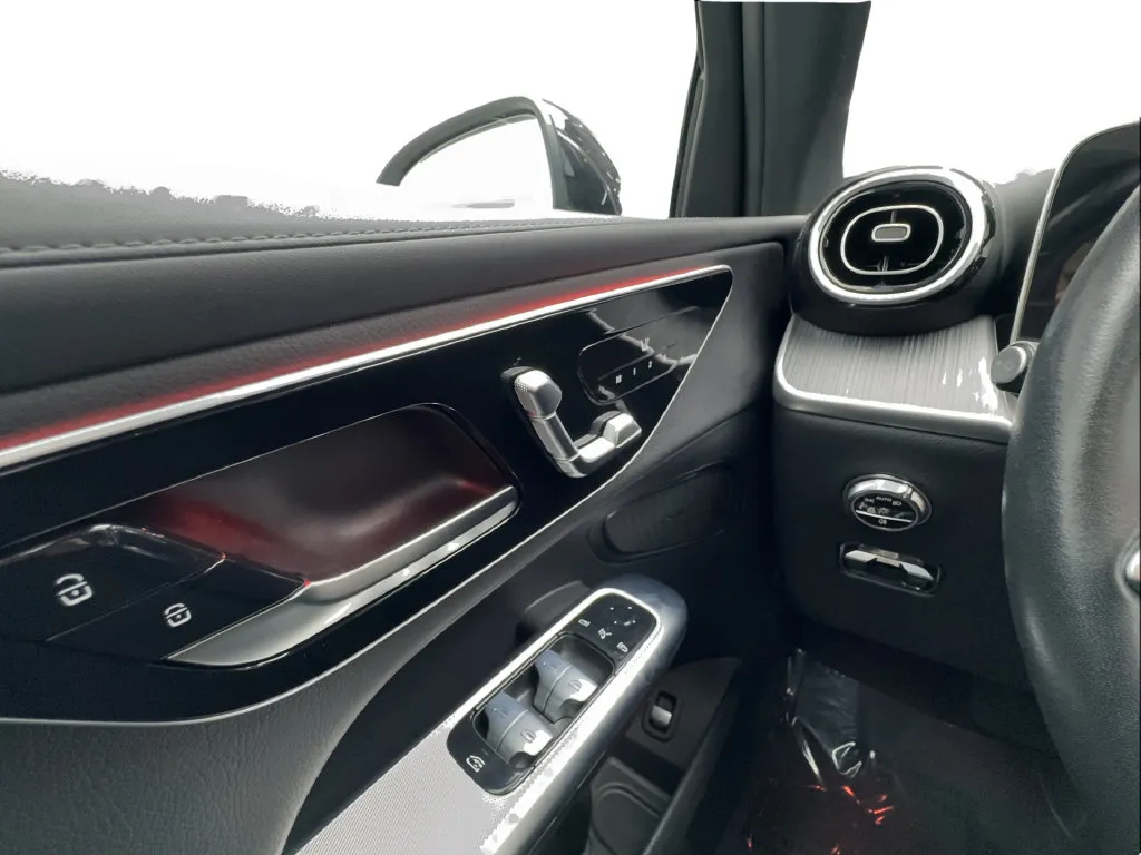 Mercedes-Benz GLC photo 41