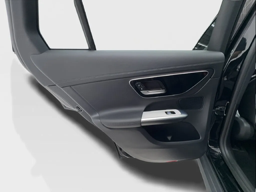 Mercedes-Benz GLC photo 27
