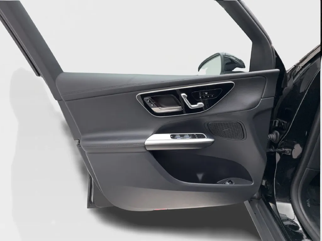 Mercedes-Benz GLC photo 23