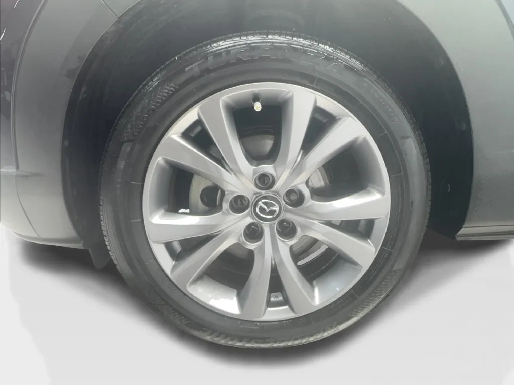 Mazda CX-30 photo 11