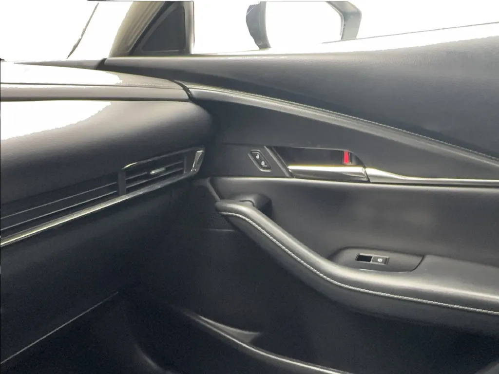 Mazda CX-30 photo 45