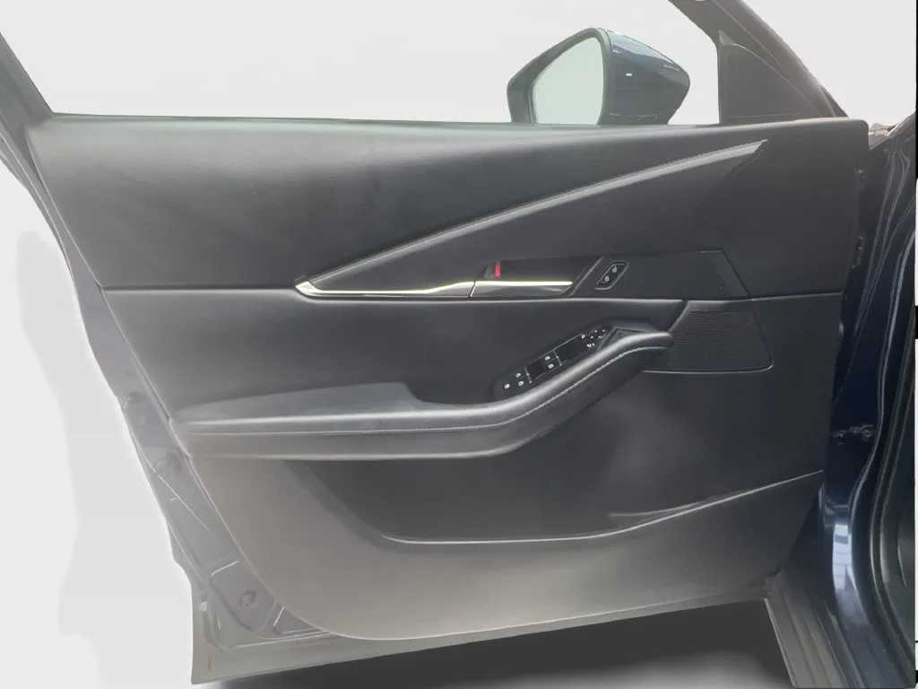 Mazda CX-30 photo 19