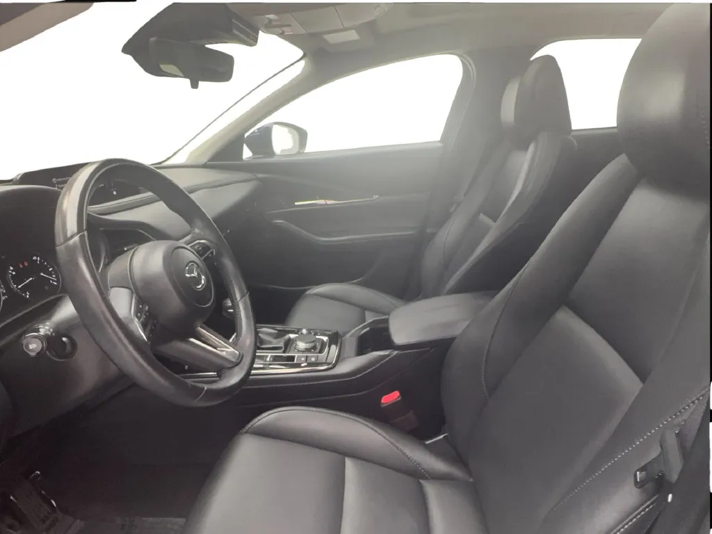 Mazda CX-30 photo 16