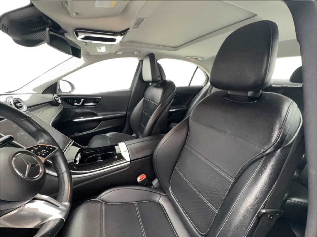 Mercedes-Benz C-Class photo 21