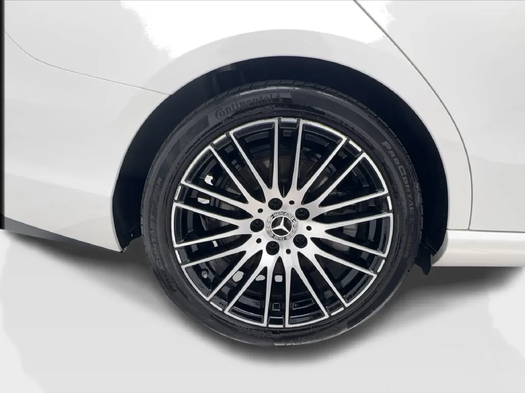 Mercedes-Benz C-Class photo 16