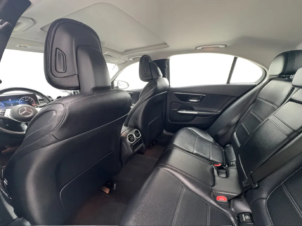 Mercedes-Benz C-Class photo 27