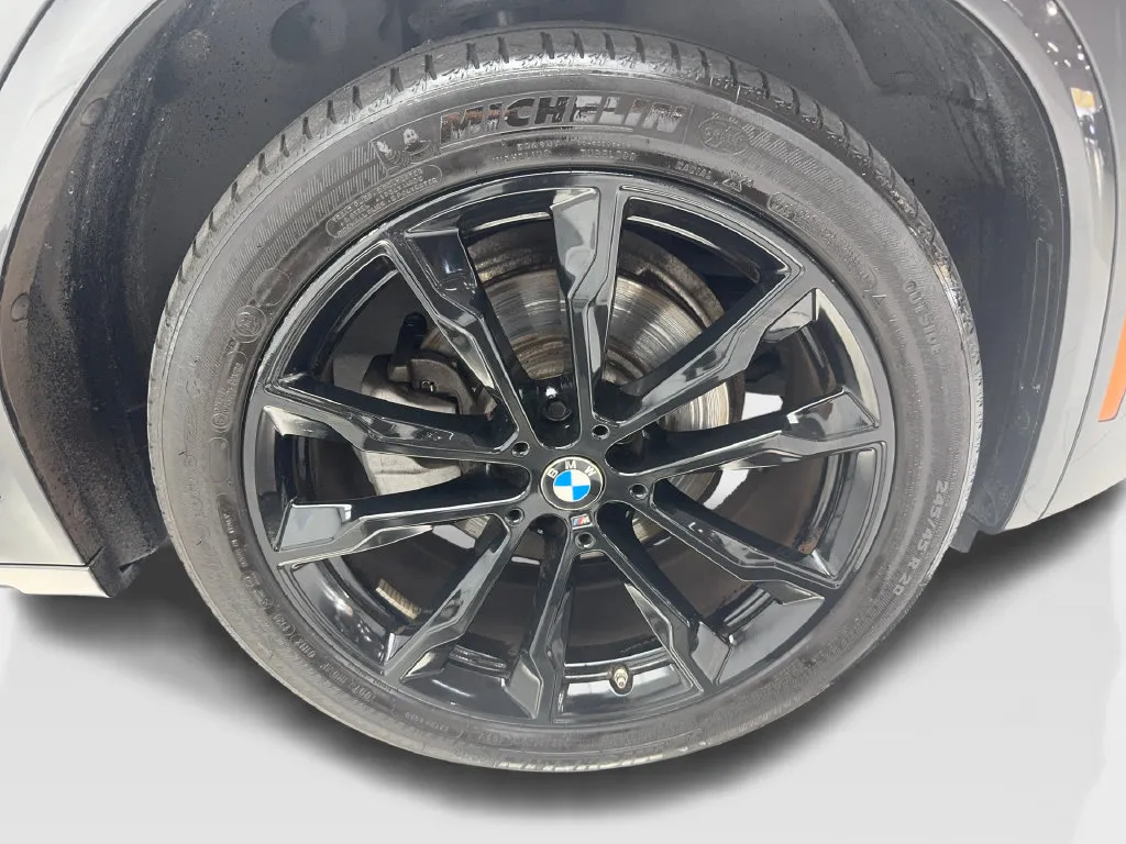 BMW X4 photo 16