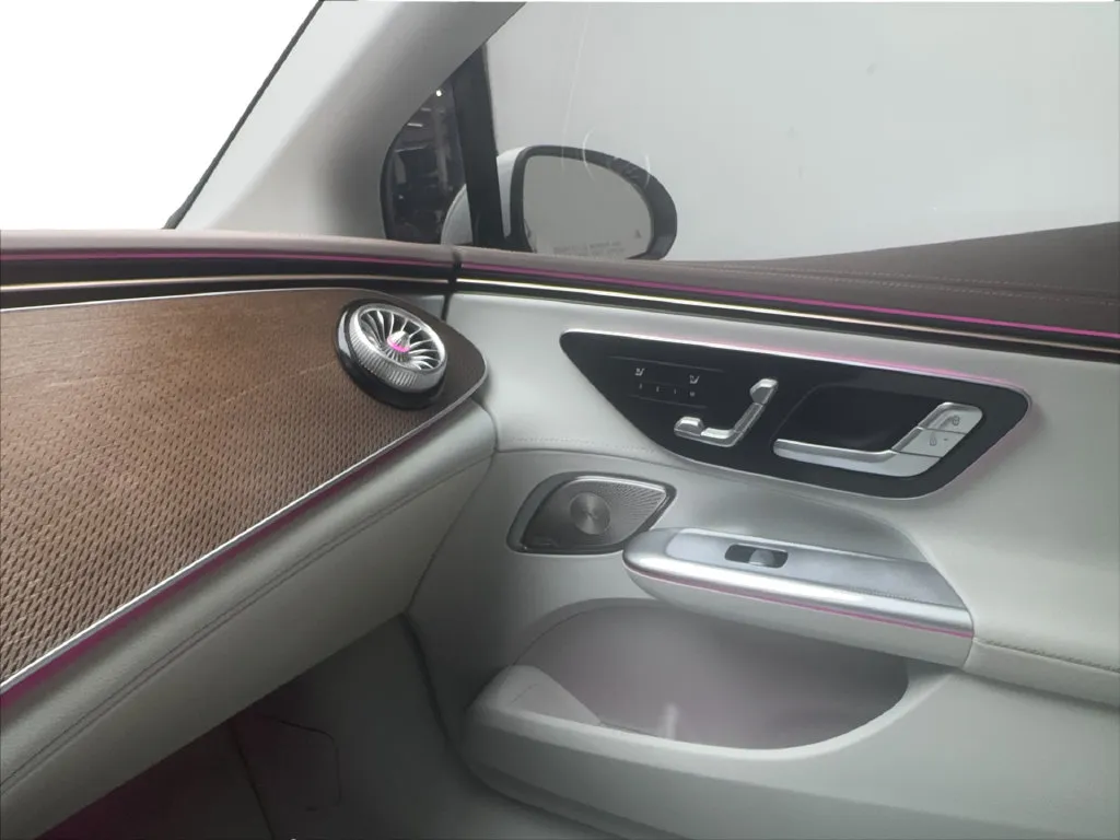 Mercedes-Benz EQE photo 44