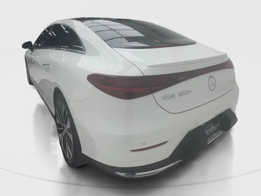Mercedes-Benz EQE photo 8