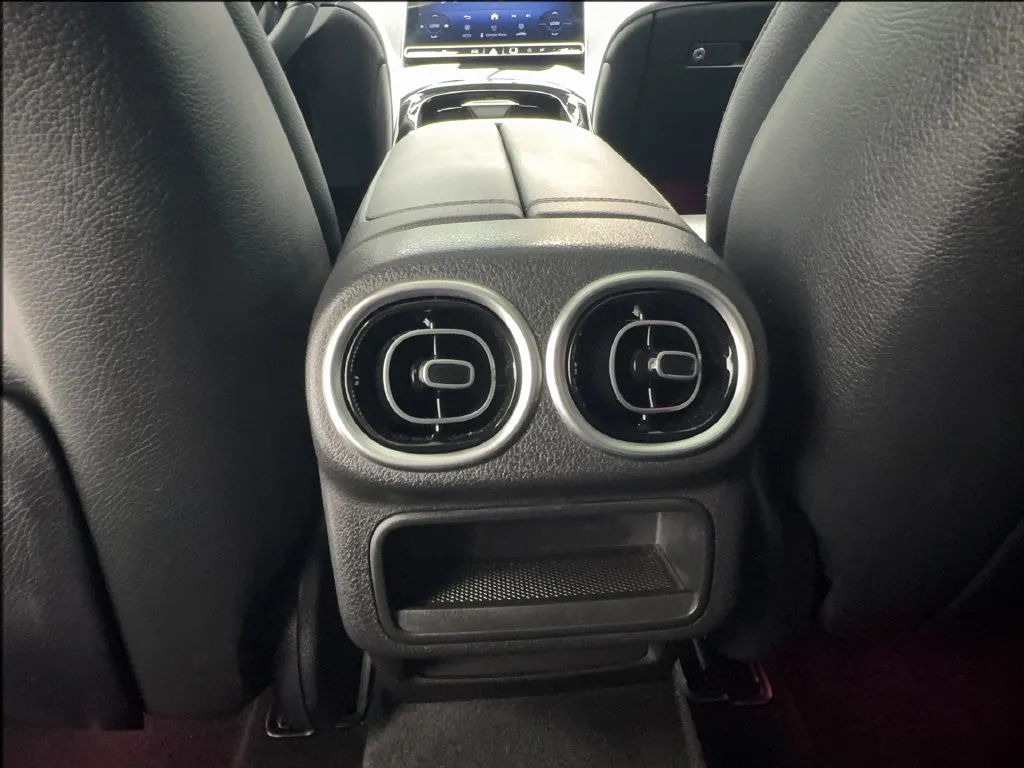 Mercedes-Benz GLC photo 39