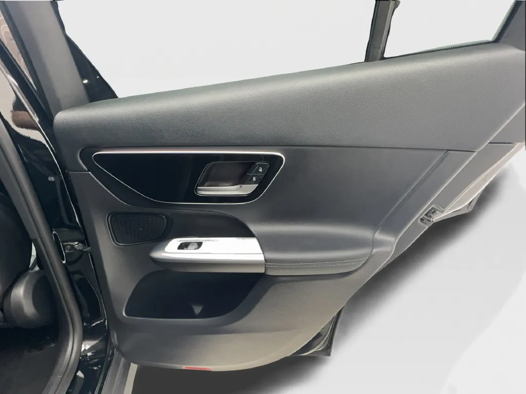 Mercedes-Benz GLC photo 30