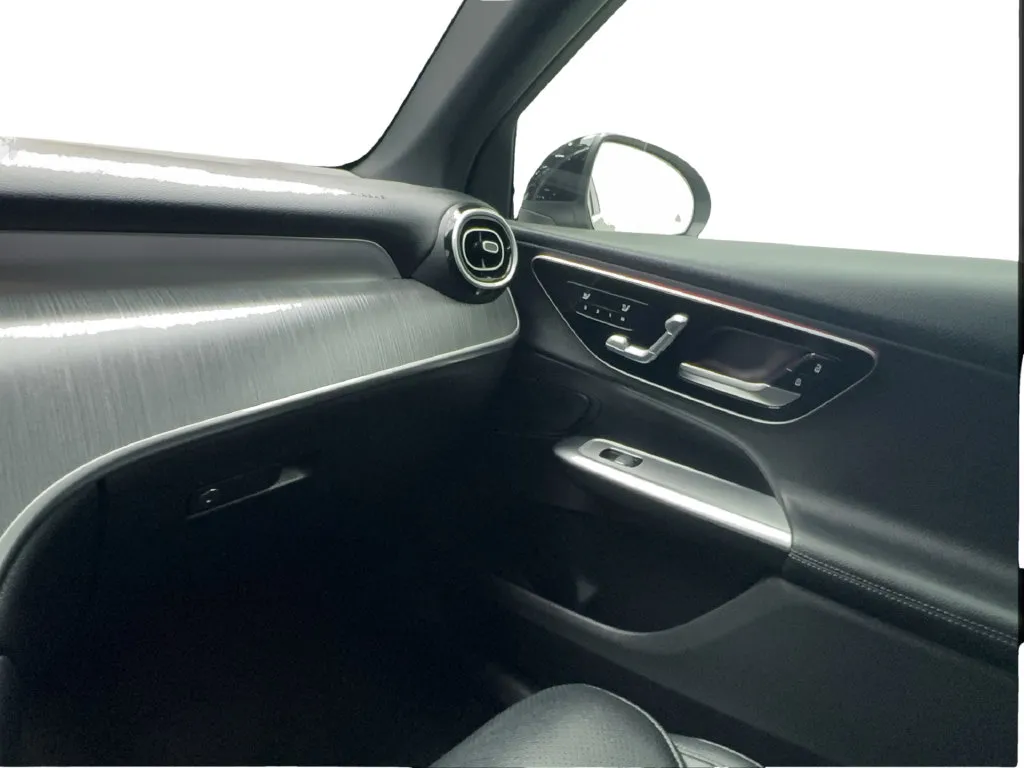 Mercedes-Benz GLC photo 44