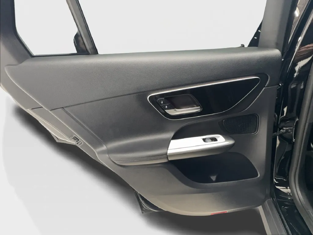 Mercedes-Benz GLC photo 27