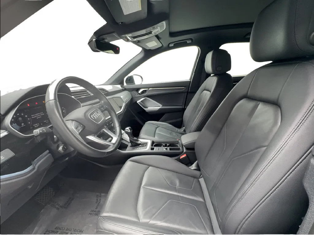 Audi Q3 photo 21
