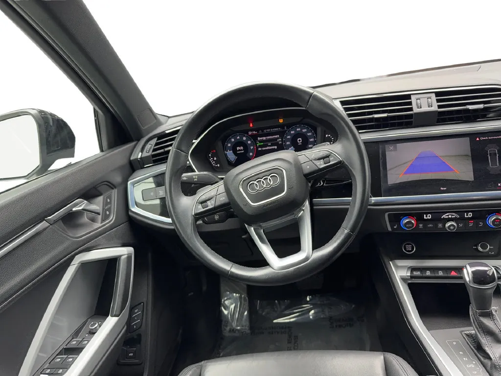 Audi Q3 photo 39