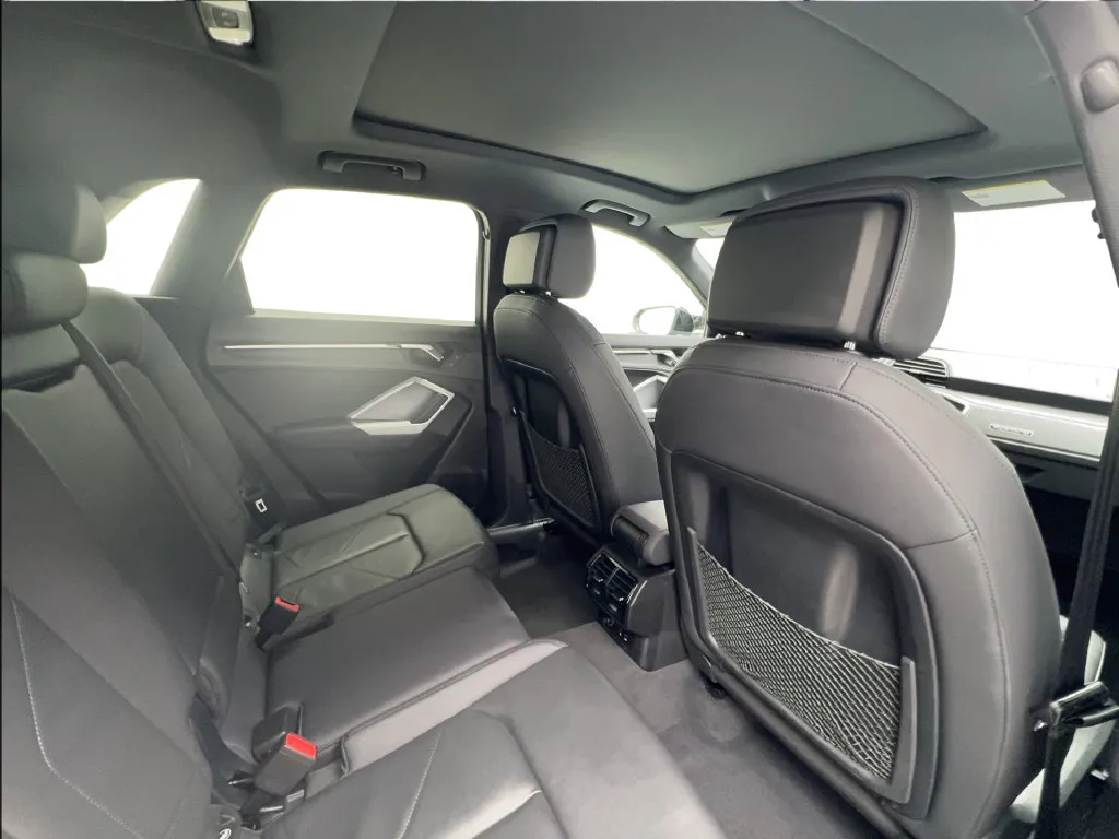 Audi Q3 photo 30