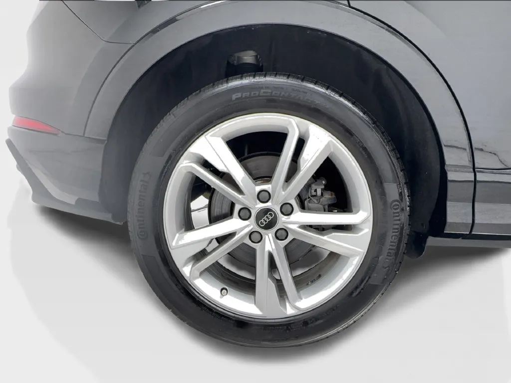 Audi Q3 photo 15