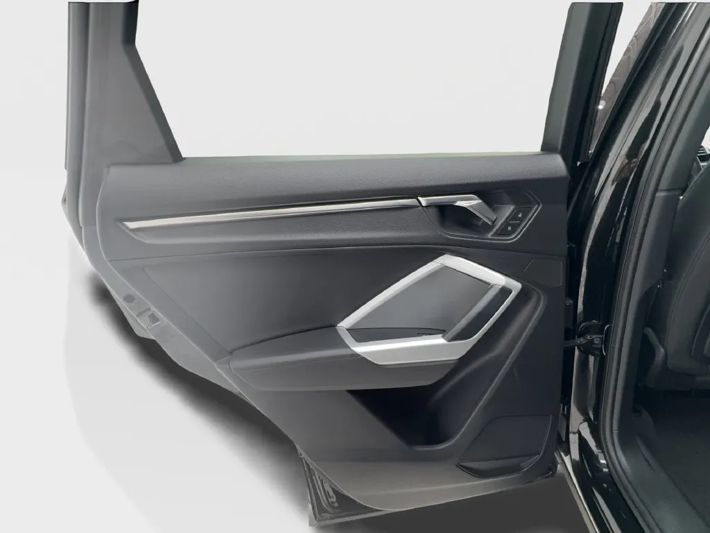 Audi Q3 photo 28