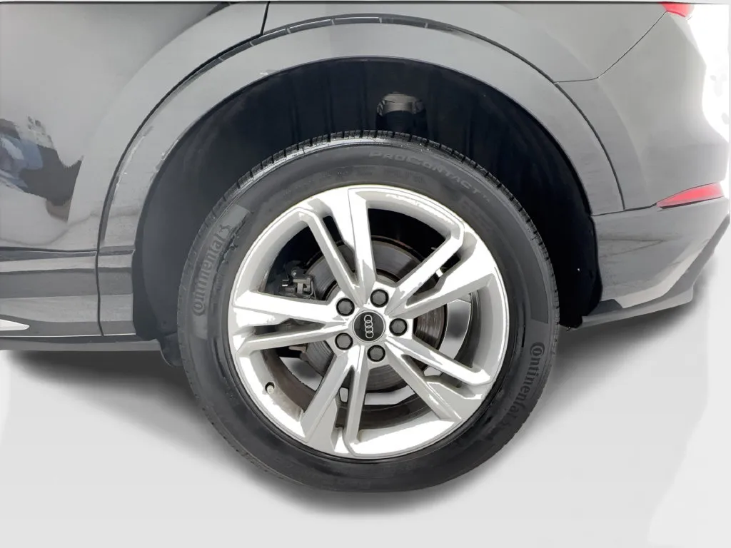 Audi Q3 photo 14