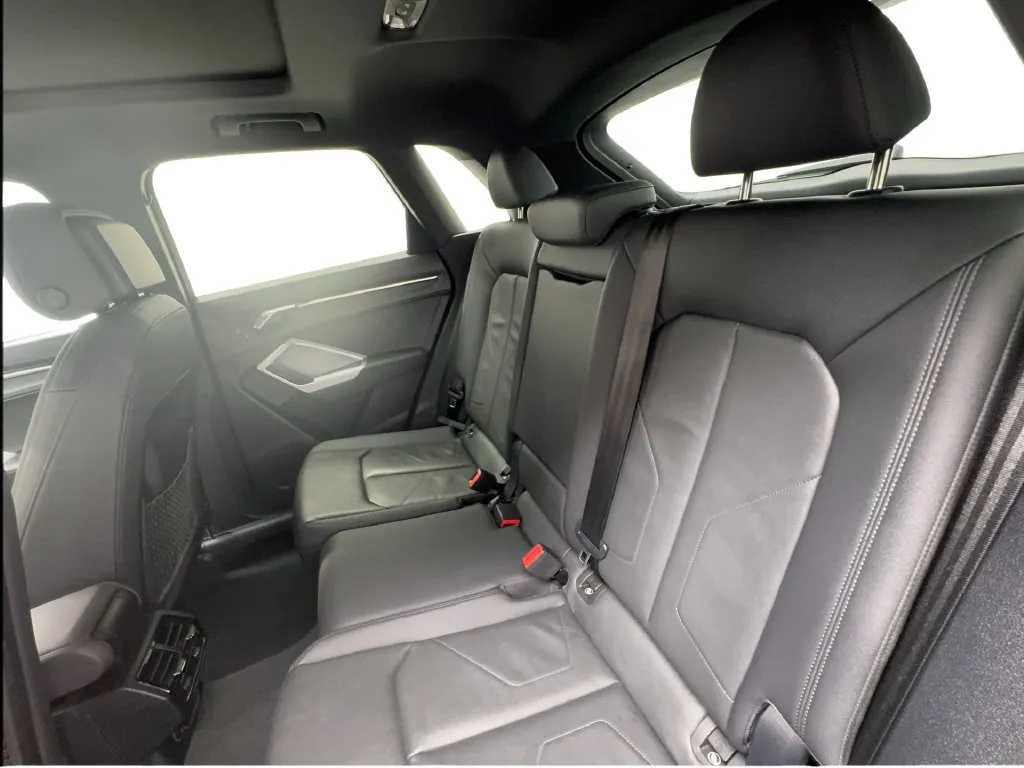 Audi Q3 photo 26