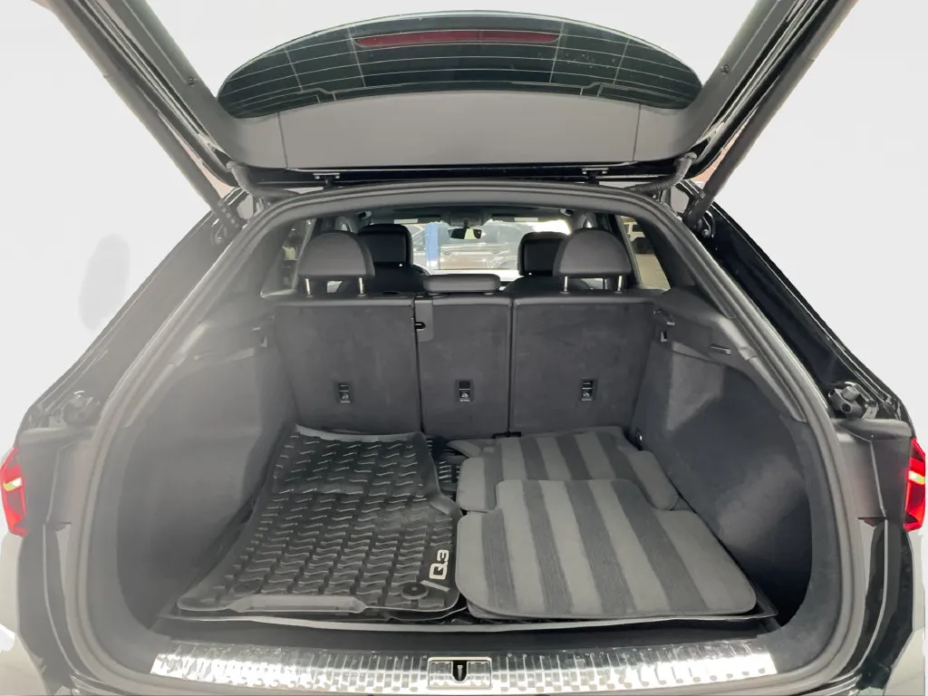 Audi Q3 photo 18