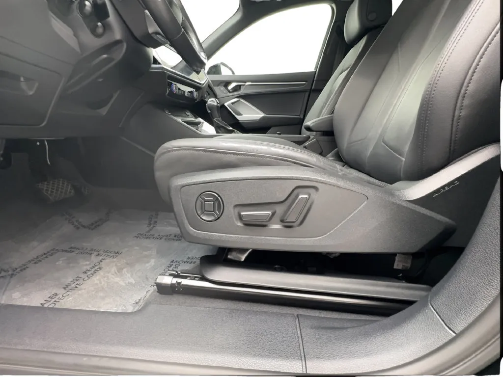 Audi Q3 photo 23