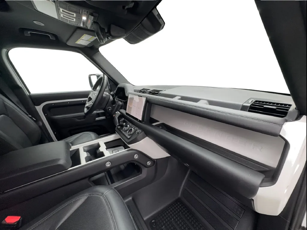 Land Rover Defender photo 34