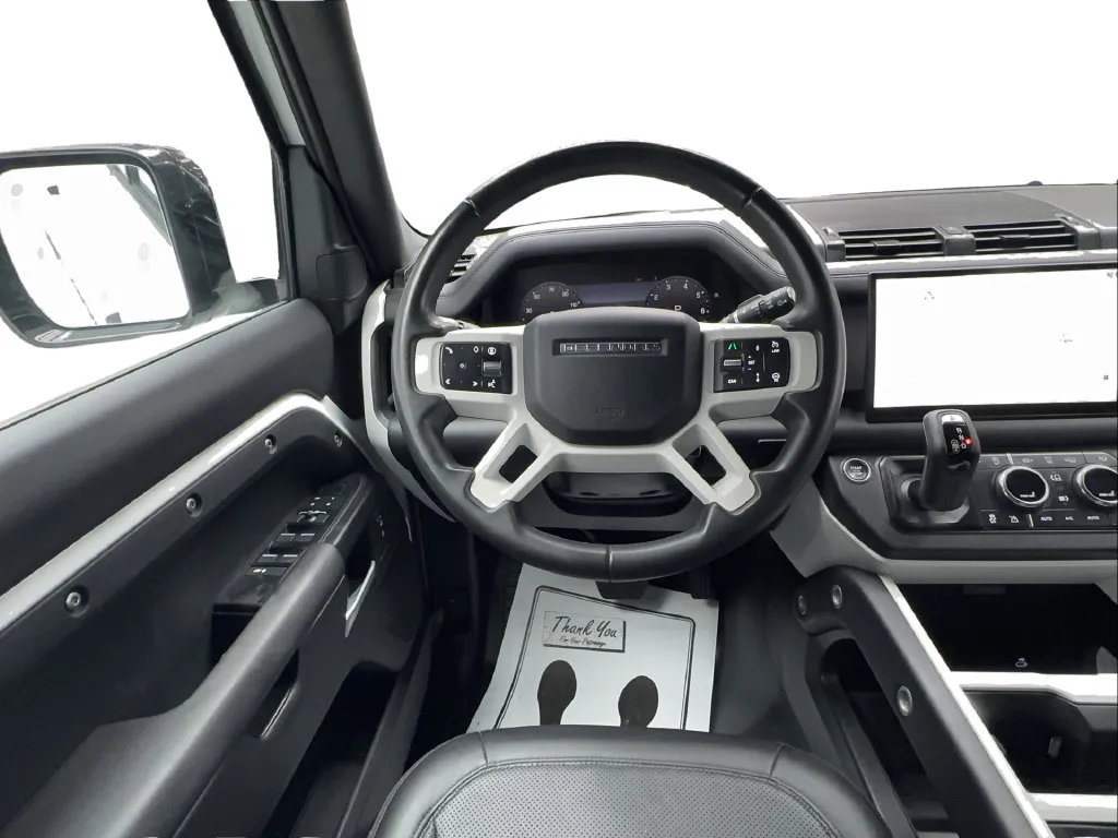 Land Rover Defender photo 39