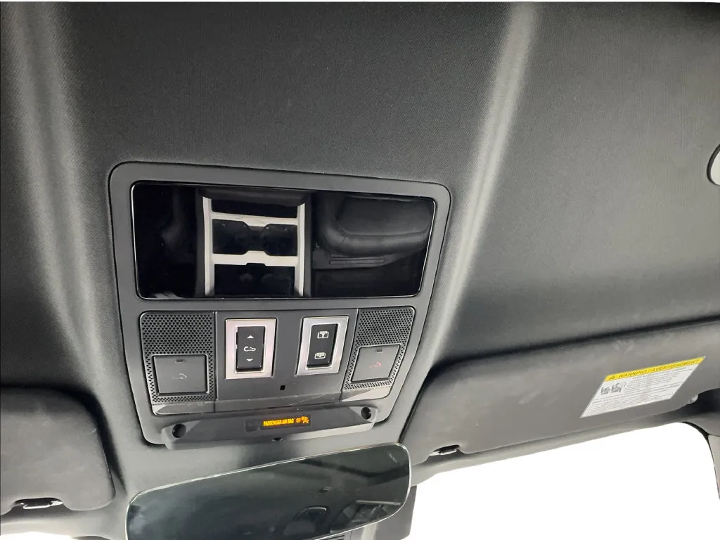 Land Rover Defender photo 51