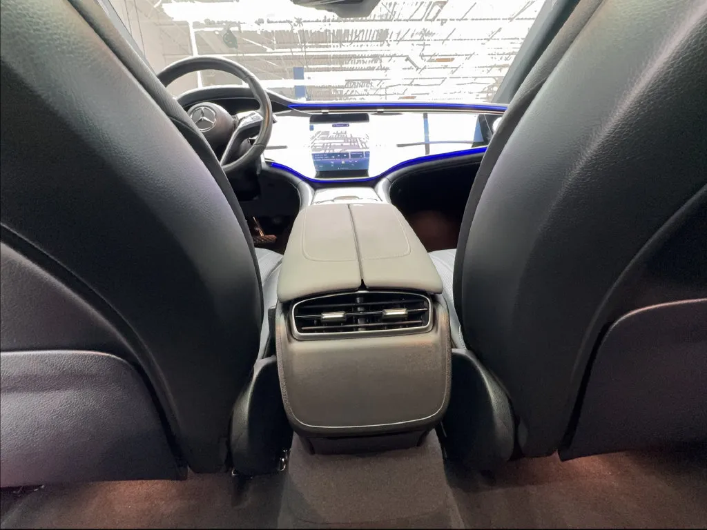 Mercedes-Benz EQS photo 39