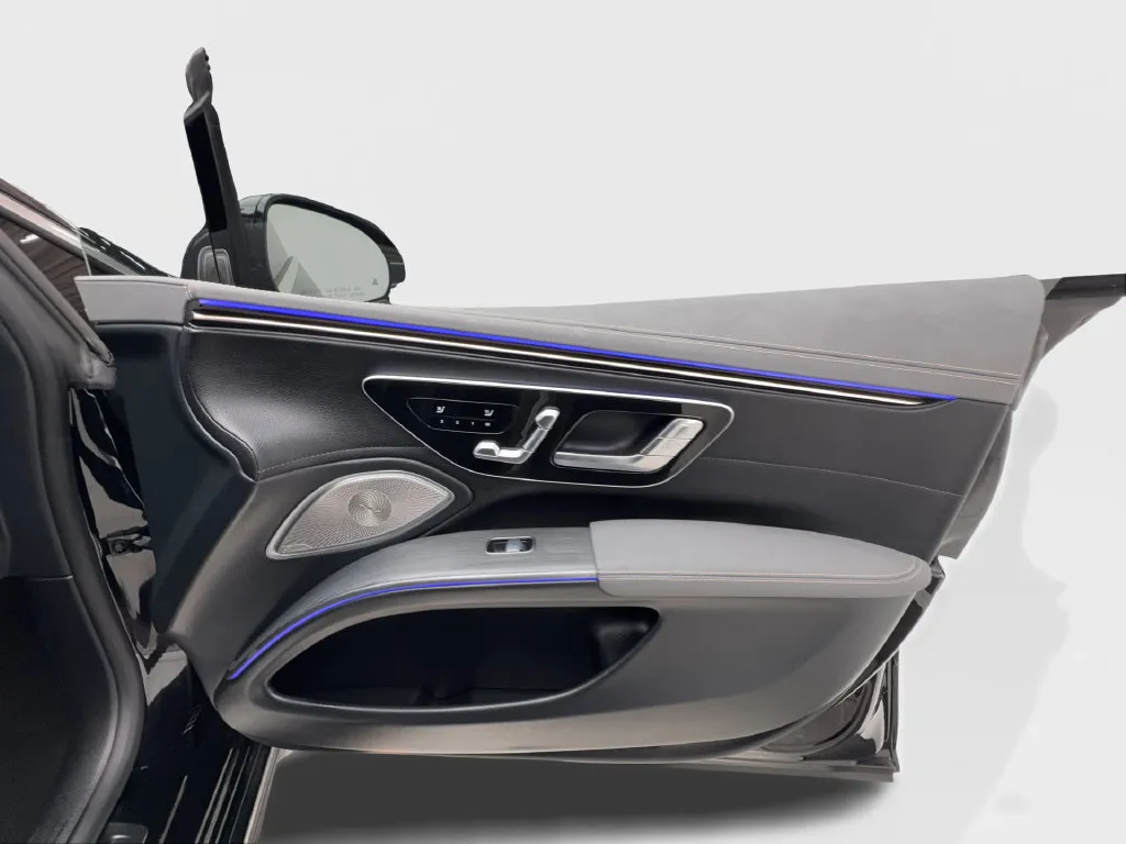 Mercedes-Benz EQS photo 33