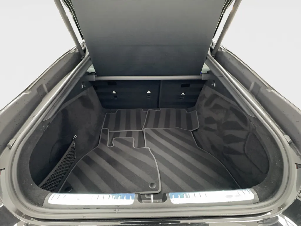 Mercedes-Benz EQS photo 18