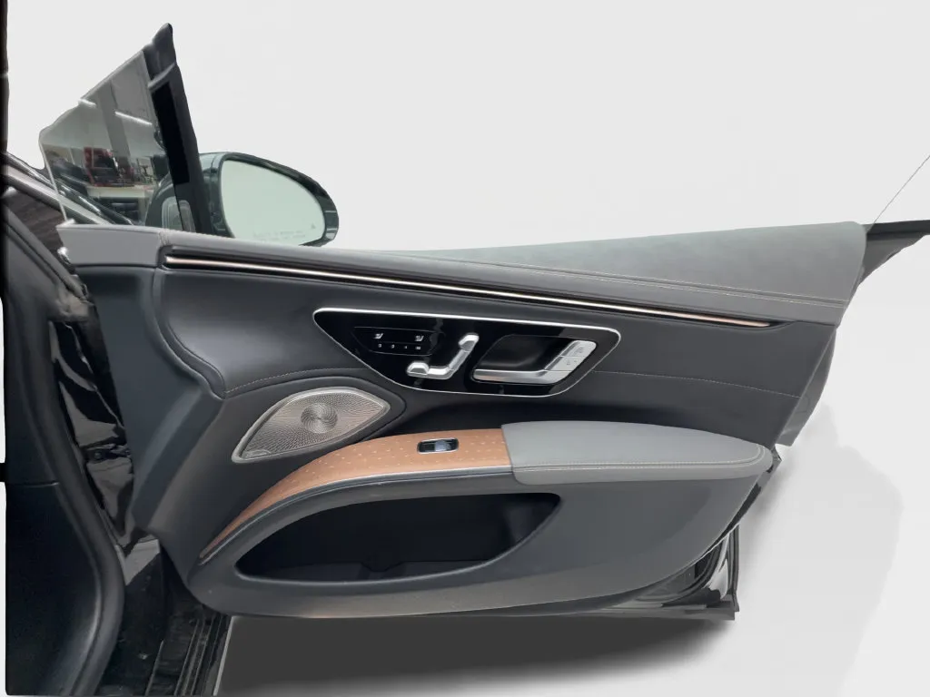 Mercedes-Benz EQS photo 34