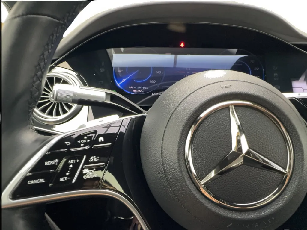 Mercedes-Benz EQS photo 44