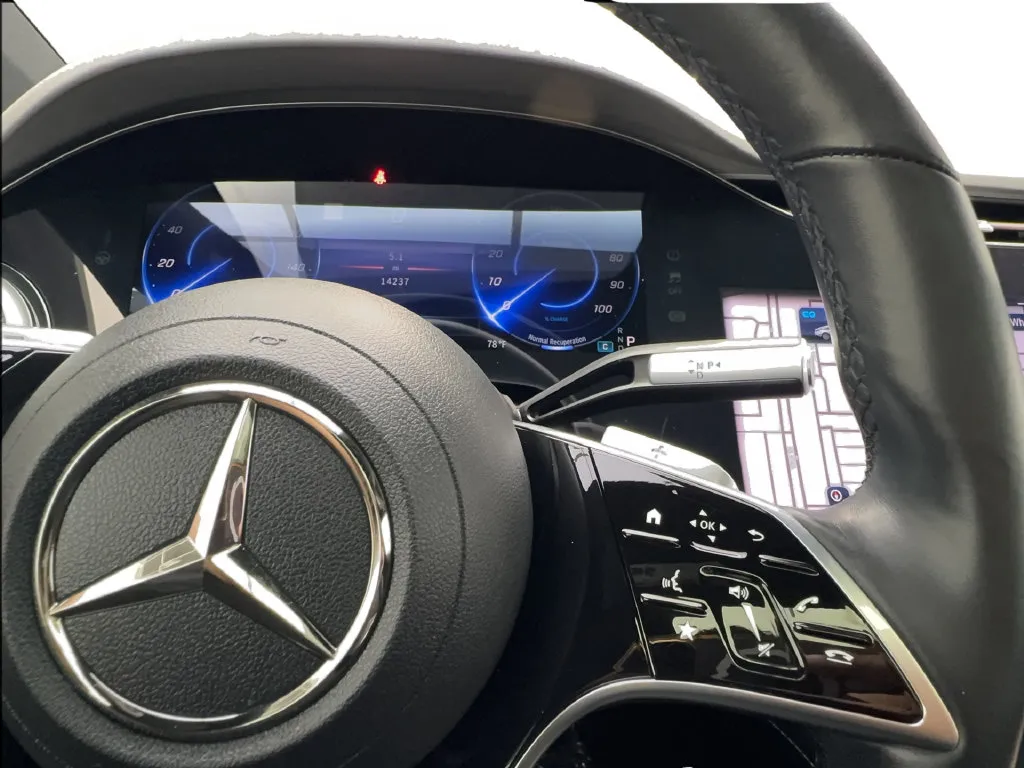 Mercedes-Benz EQS photo 43