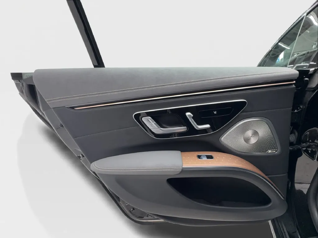 Mercedes-Benz EQS photo 27