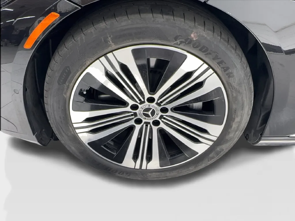Mercedes-Benz EQS photo 15