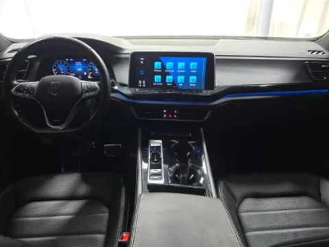 More photos of 2024 Volkswagen Atlas Cross Sport 2.0T SEL R-Line at Autos of Dallas - Plano, TX