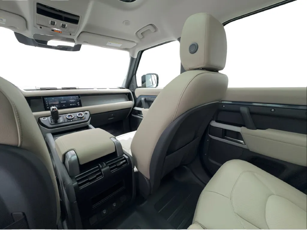 Land Rover Defender photo 44