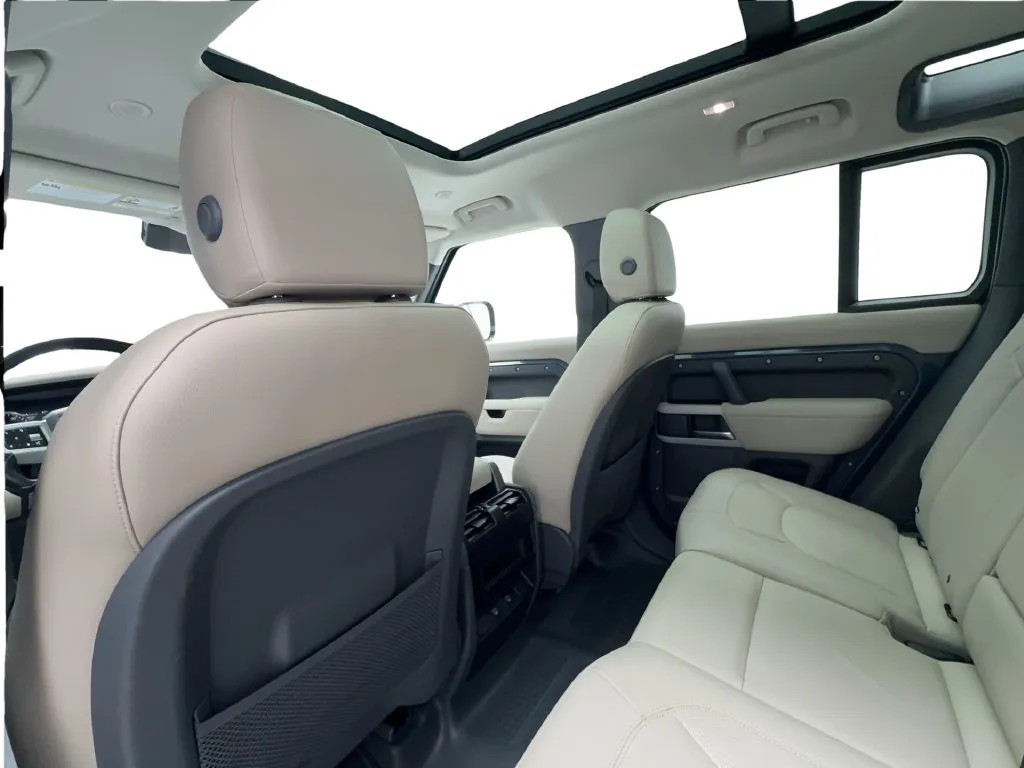 Land Rover Defender photo 27