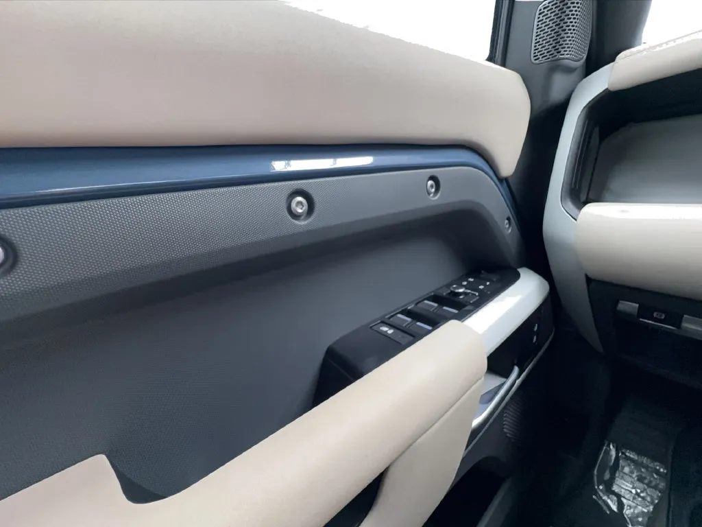 Land Rover Defender photo 51
