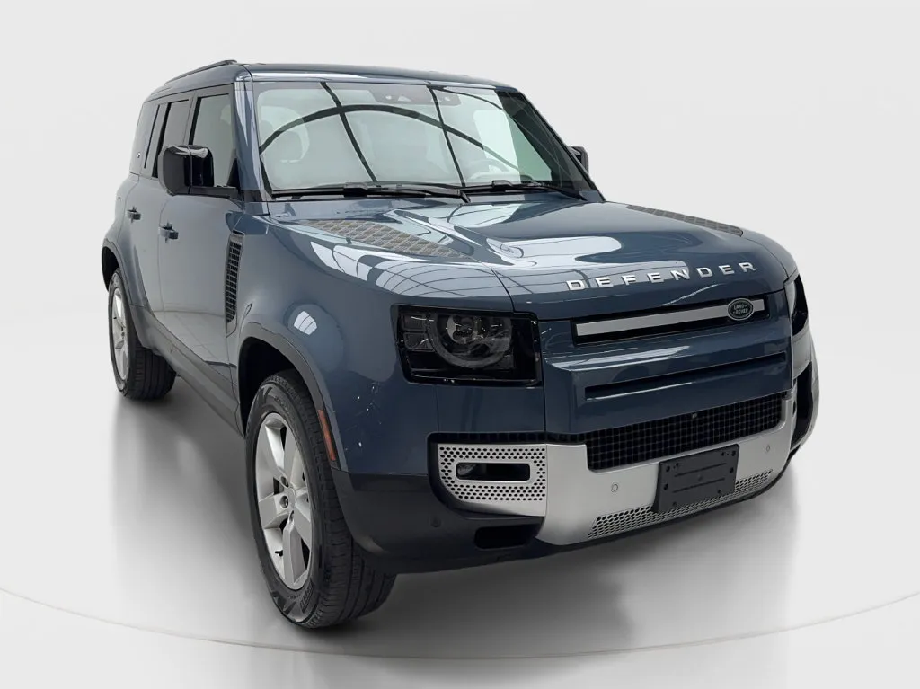 Land Rover Defender photo 3